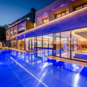 Hüttenhof - Wellnesshotel&luxus-bergchalets - Adults Only Hotel